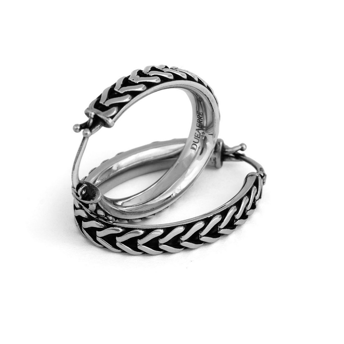Orecchini essenza ovale realizzato in argento 925 brunito dal brand dueaerre 1938